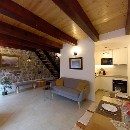 Romantic Stone House By The Sea **** Cattaro Esterno foto