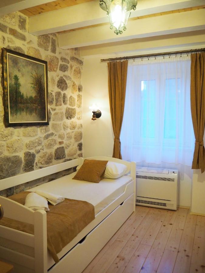 Romantic Stone House By The Sea **** Cattaro Esterno foto