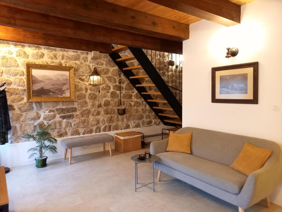 Romantic Stone House By The Sea **** Cattaro Esterno foto