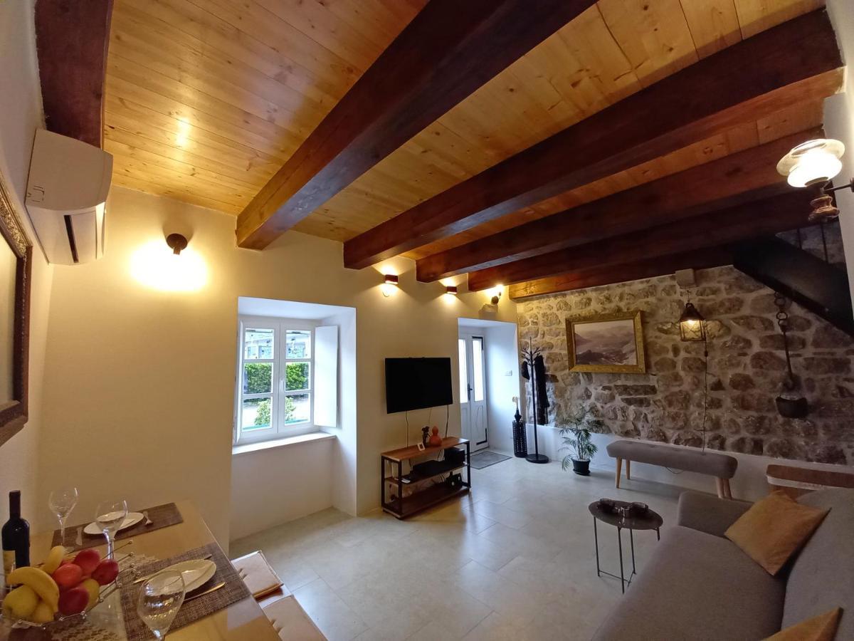 Romantic Stone House By The Sea **** Cattaro Esterno foto